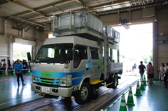 軌陸車(架線作業車)