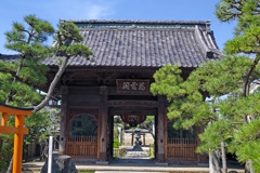 万満寺山門