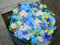 造花の花手水(青)