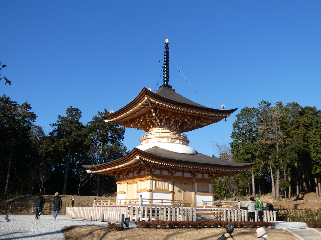 元日の多宝塔