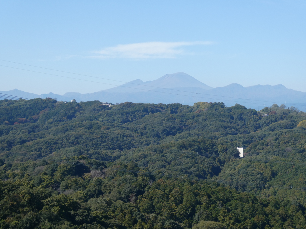 高崎白衣大観音から浅間山を望む