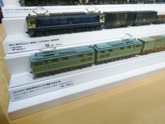 たから号と貨物列車