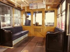 デハ230形運転席付近の座席(２)