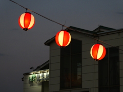 駅舎と提灯