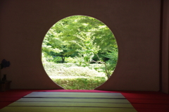 明月院の丸窓