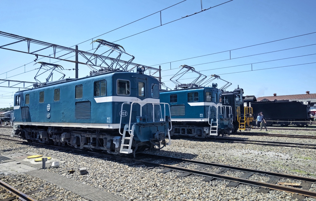 帰り際に三台の機関車+SL