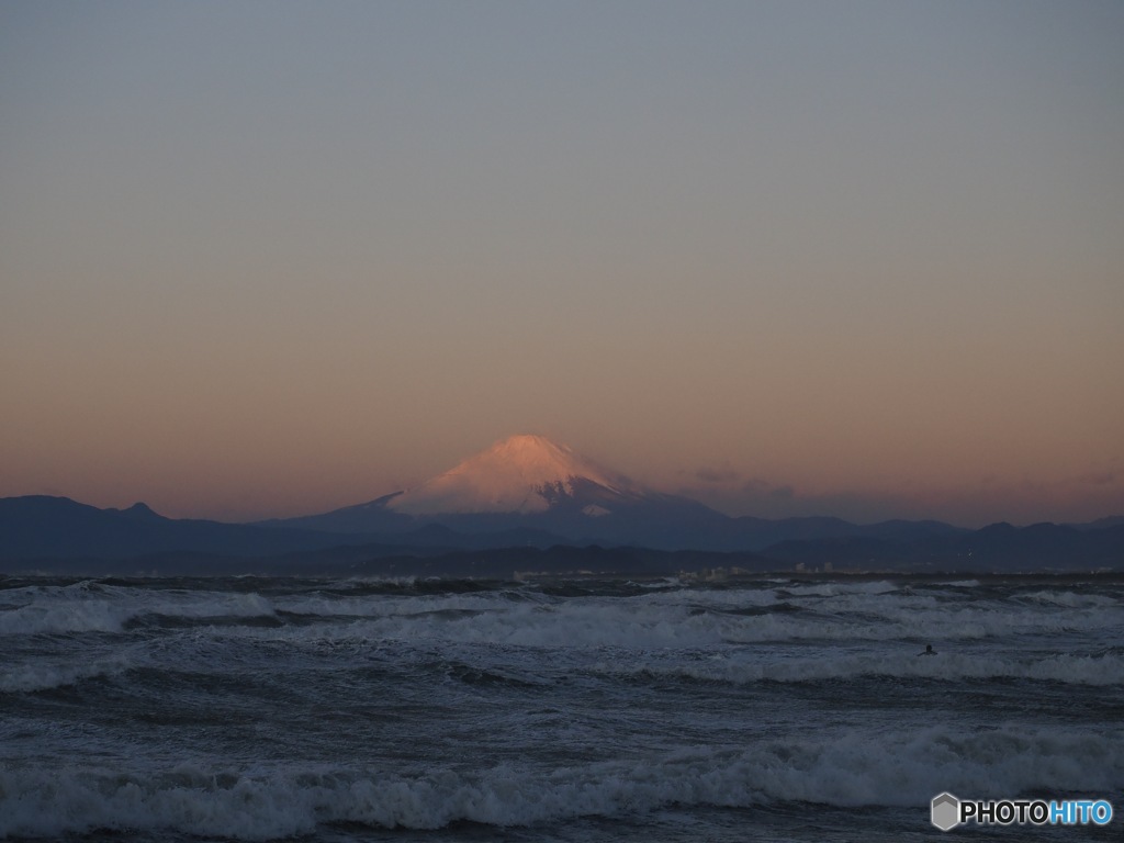 朝焼けの富士山...江ノ島にて
