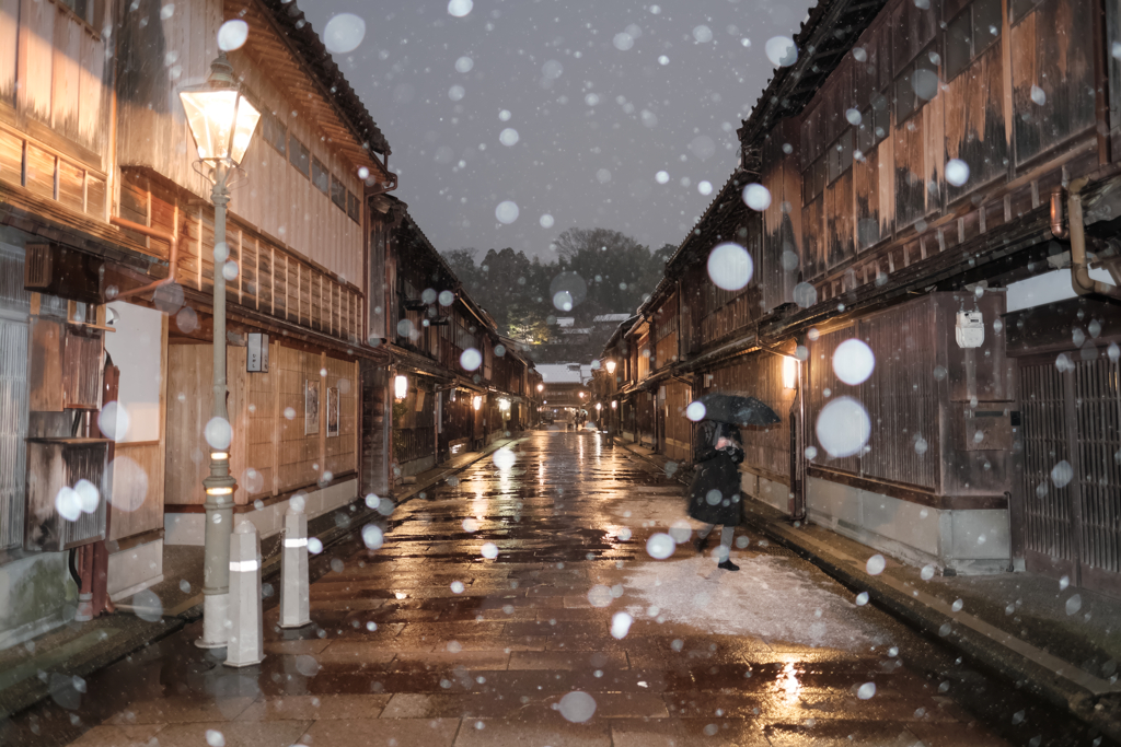 雪のひがし茶屋街