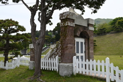 地下へと続く扉