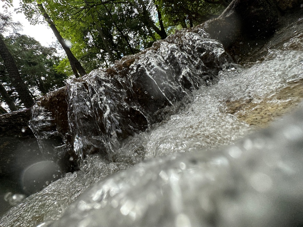 滝水