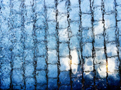 涼しげな水の壁