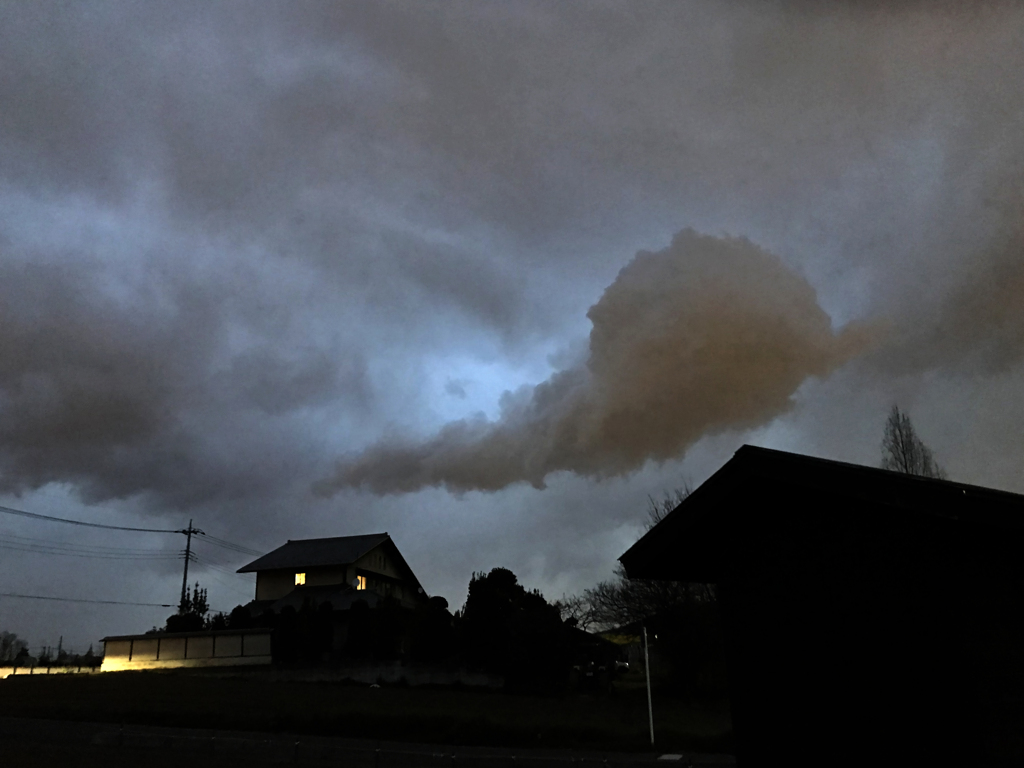 異雲