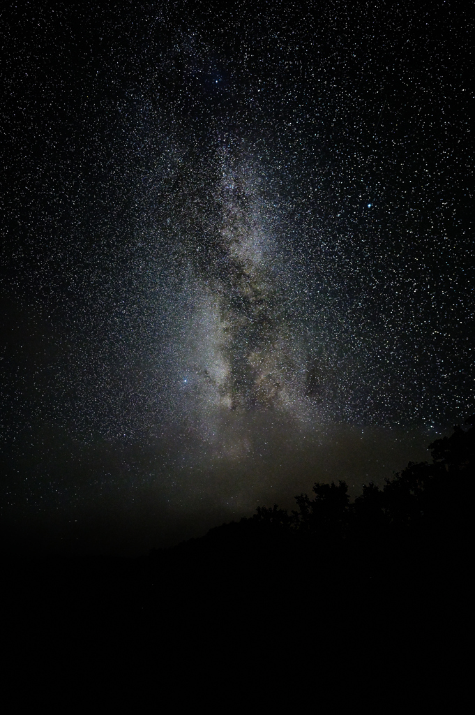 天の川と若干の雲