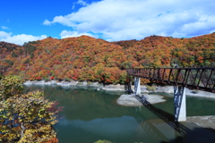 紅葉と鉄橋