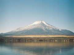 山中湖より富士山を望む
