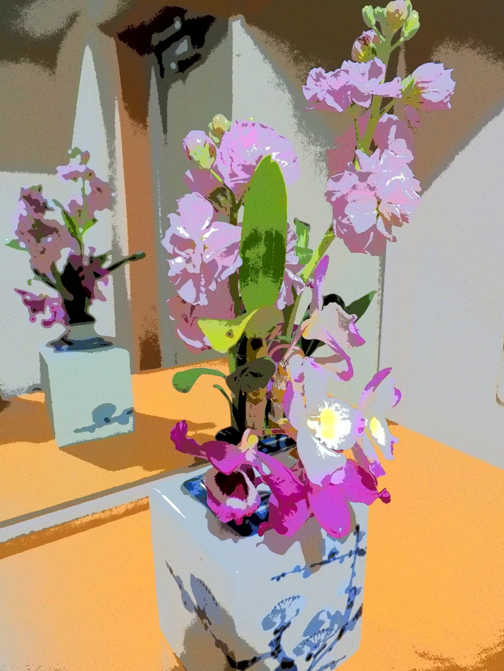 花　鏡の前で