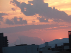 陽が沈みました