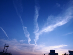 飛行機雲ふえる