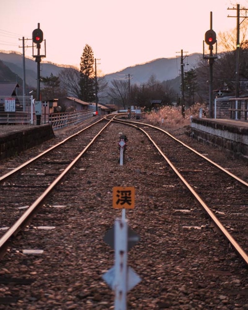 日暮れのわたらせ渓谷鐵道