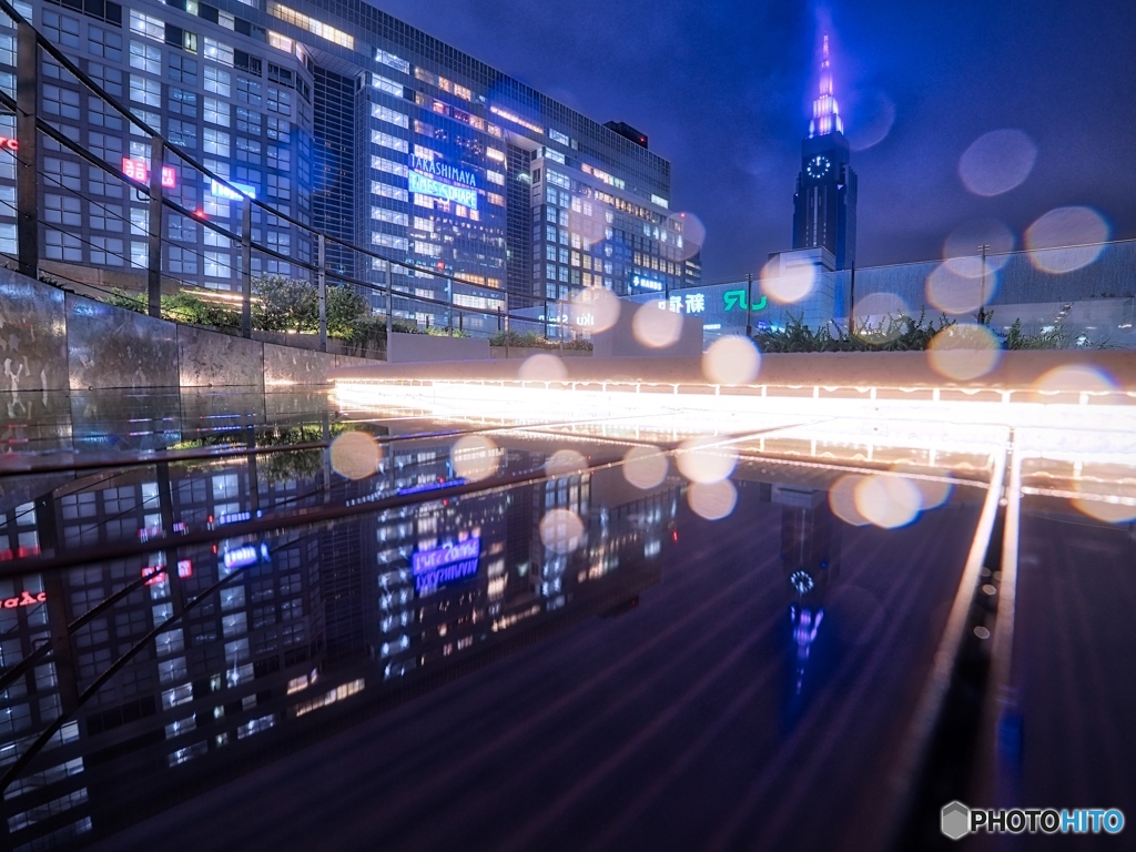 雨の新宿