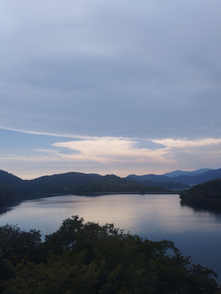 夏の雲　夏の山