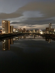 鏡映しの夕暮れ・灯