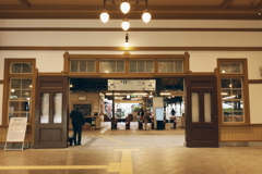 朝の駅