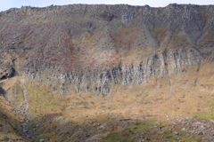 映える山肌