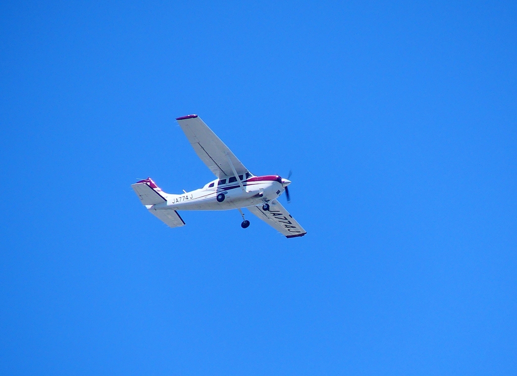 P4130328：セスナJA774J_R