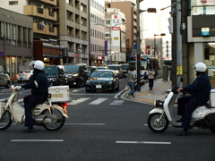 市川の交差点