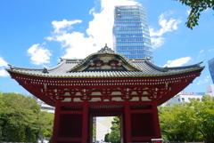 夏の旧台徳院霊廟惣門