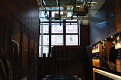 窓の向こうの東京駅