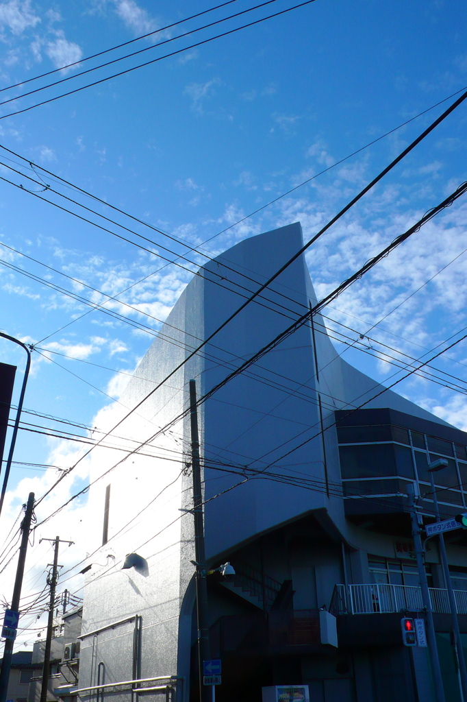 朝の空と電線
