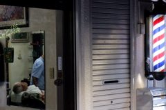 いらっしゃいませどうぞ