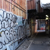 トタンの通路