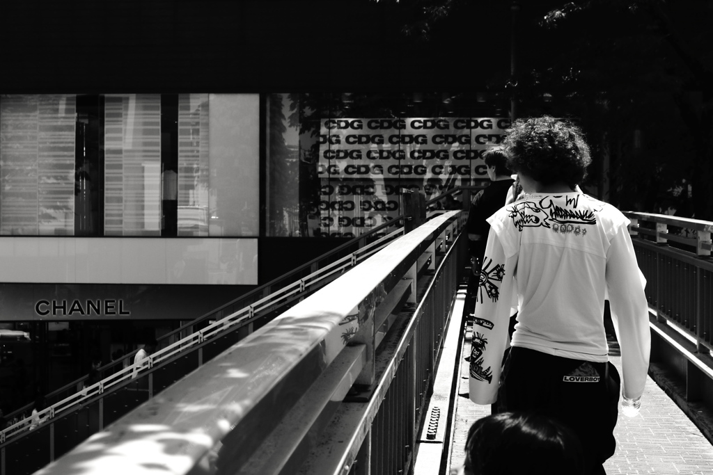 神宮前歩道橋