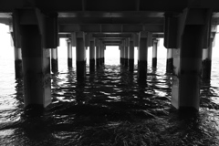 いなげデッキ下