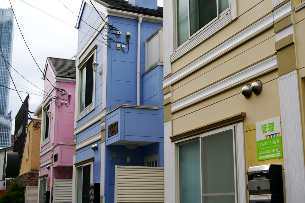 ピンク ブルー イエロー