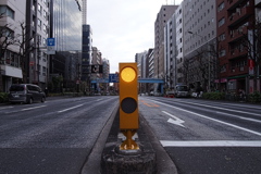 朝の靖国通り