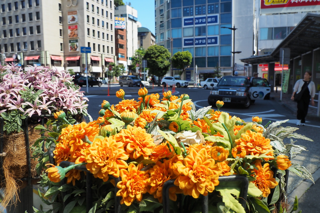 市川駅前