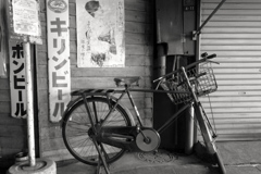 ガード下自転車