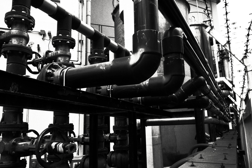 タンクとパイプ