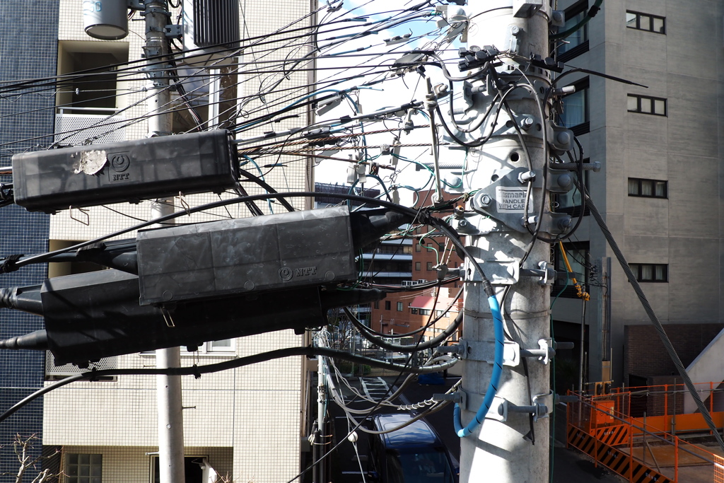 目の前に電線