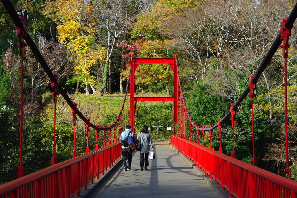 赤い吊り橋