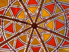 公園の帽子を下から