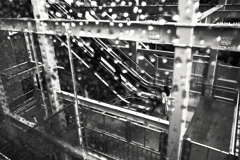 屋外のエスカレーター