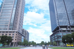 東京駅丸の内駅前広場から