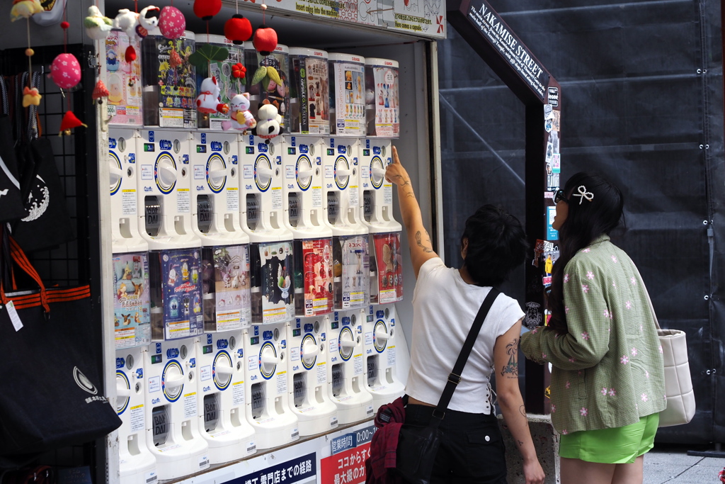 浅草のガチャ