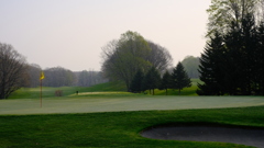 早春のゴルフコース