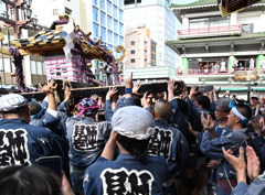 喝 采